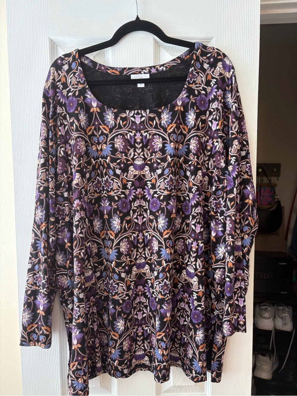 J. Jill Black Long Sleeve Scoop Neck Floral Print Top